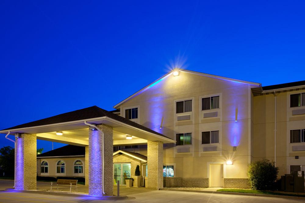 Comfort Inn & Suites Near Route 66 Lincoln Exterior photo